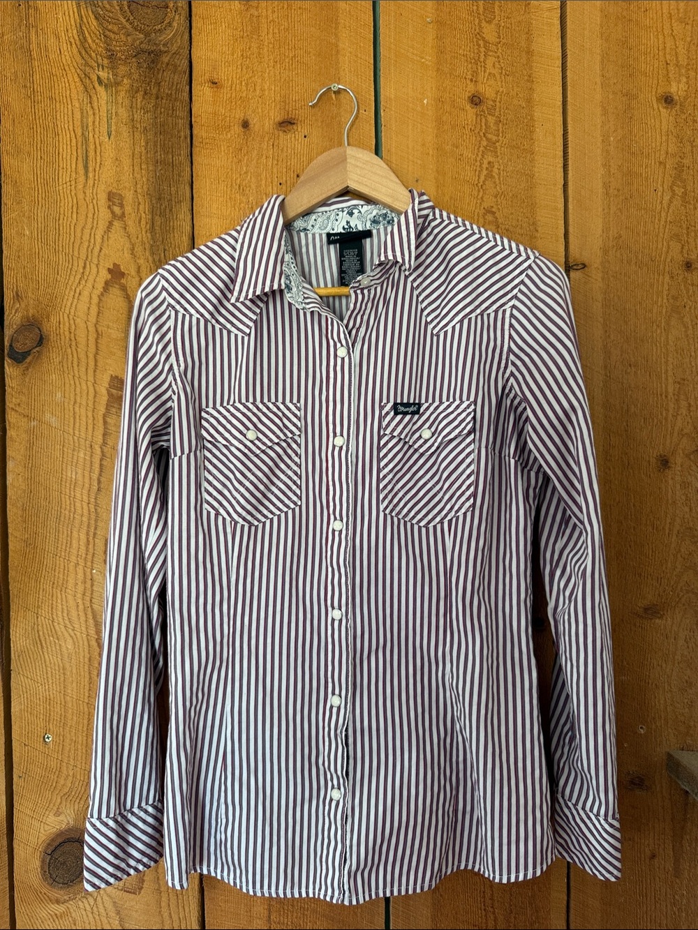 Wrangler Striped Pearl snap Button-Up Shirt - White and Burgundy